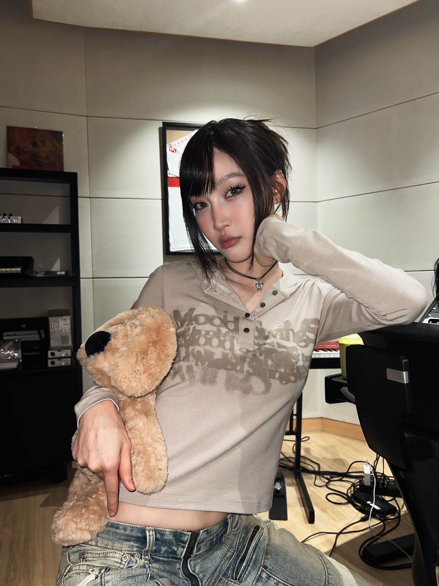 Nhan sắc cô gái tắm ở Giếng Tiên gây tranh cãi