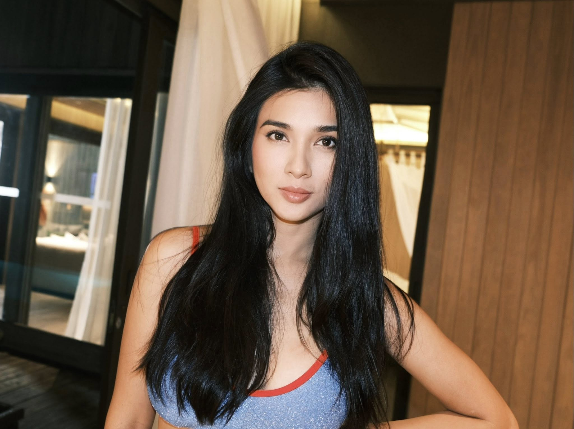 Nhan sắc thăng hạng theo năm tháng giúp Kim Tuyến nổi bật mỗi lần xuất hiện