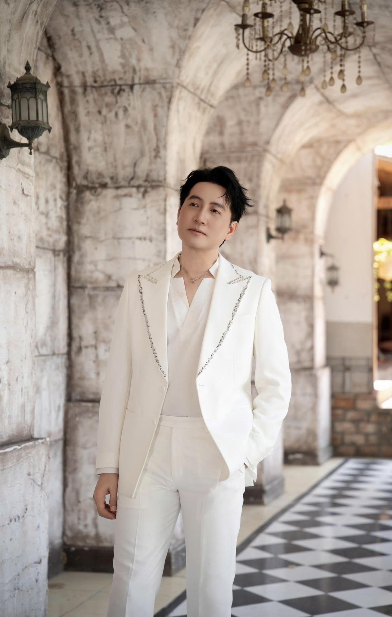 Nguyễn Phi Hùng vẫn giữ được phong độ ở tuổi 49.