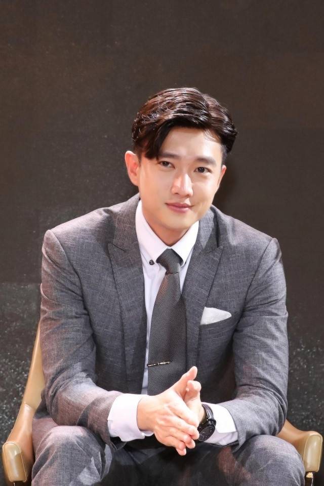 Nam diễn viên đẹp trai, giàu có, 38 tuổi chưa vợ con: 