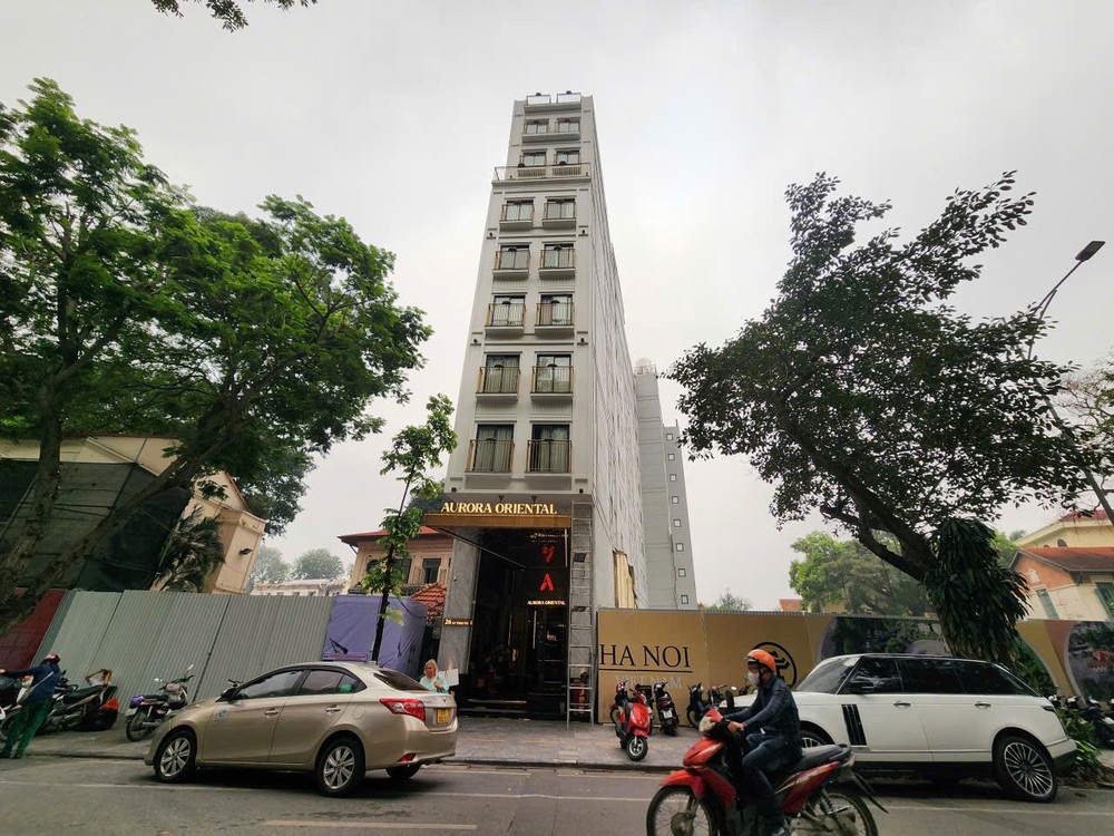 Khách sạn 9 tầng tại số 26 phố Lý Thái Tổ. (Ảnh: Pháp luật TP.HCM)