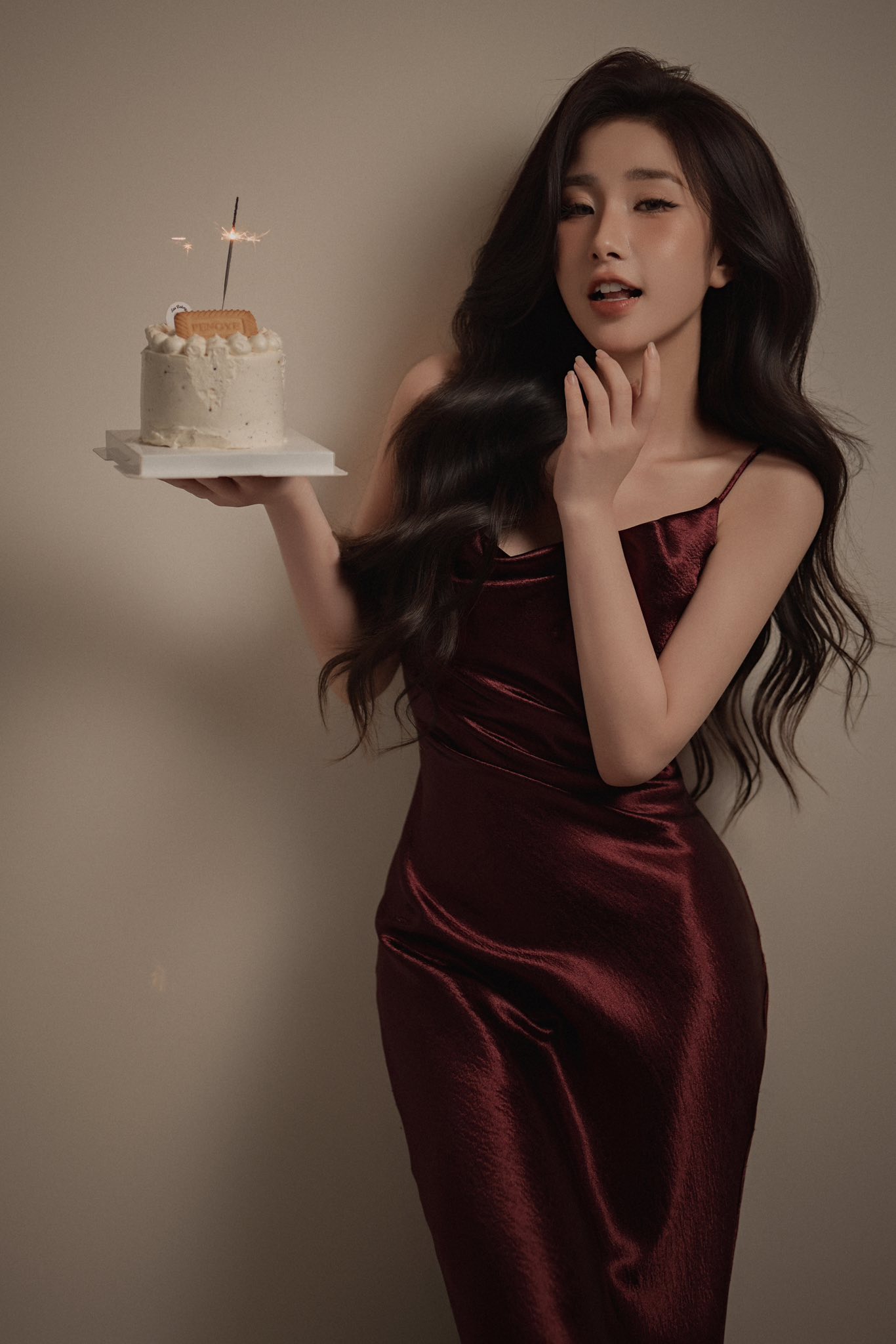 Tiểu Hý khiến nhiều người bất ngờ với diện mạo chững chạc