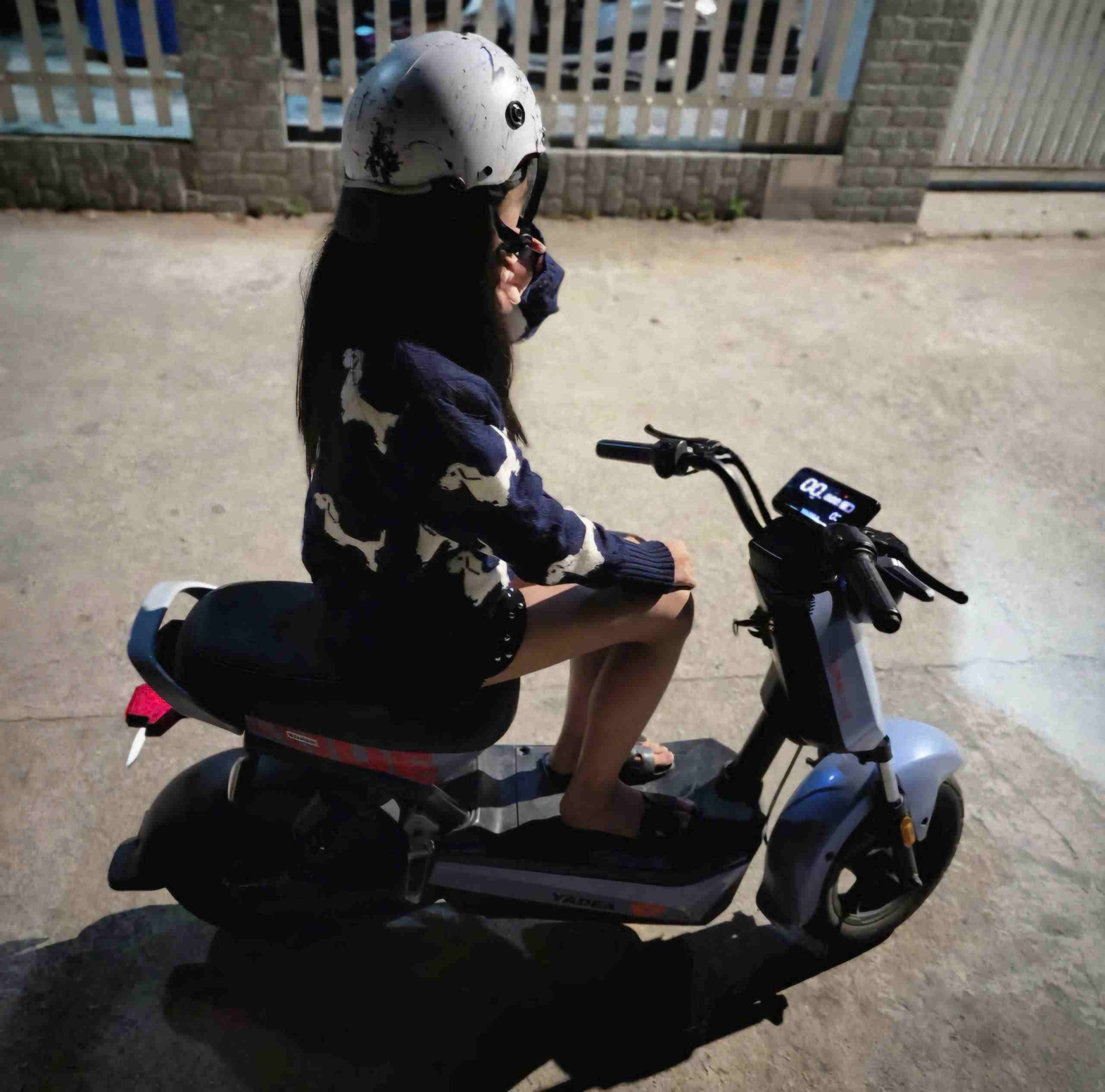 Hình ảnh nữ sinh lớp 8 (nguồn ảnh: báo Lao Động)