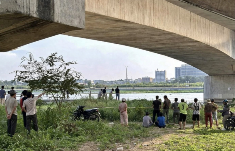 Thi thể nữ nạn nhân đã được tìm thấy vào sáng nay (3/4). (Ảnh: Công an nhân dân)