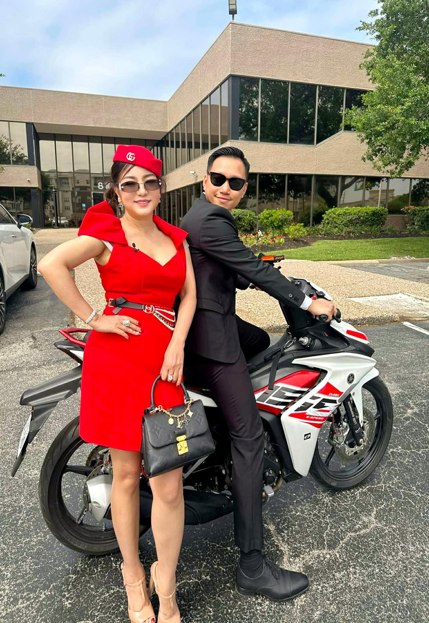 Mẹ đơn thân là nữ nghệ sĩ đình đám: 