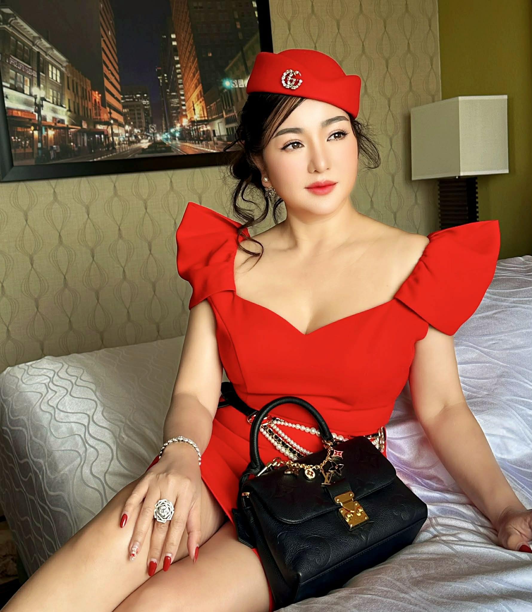 Mẹ đơn thân là nữ nghệ sĩ đình đám: 