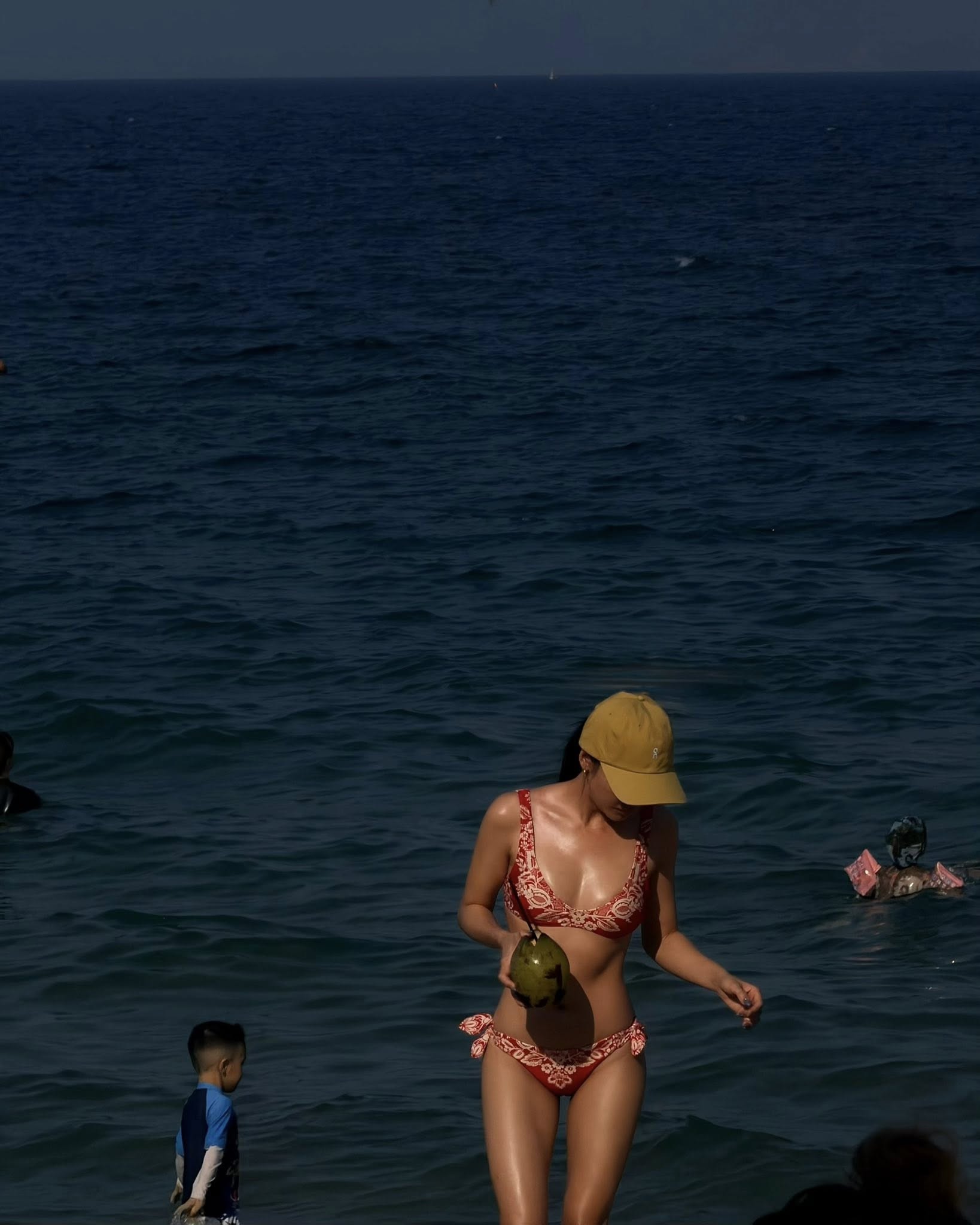 Nhiều đồng nghiệp không giấu được sự bất ngờ trước vóc dáng ngày càng thon gọn và quyến rũ của nữ ca sĩ