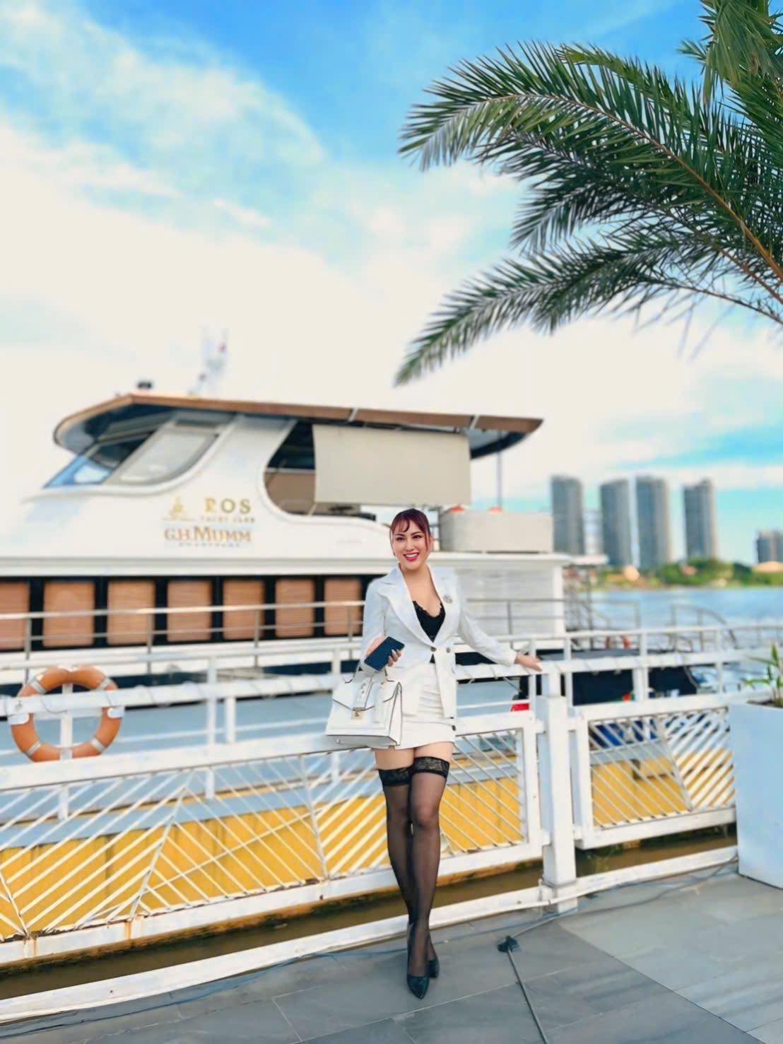 Hình ảnh mới nhất của Phi Thanh Vân.