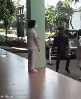 Sản phụ bị người đàn ông hành hung. 