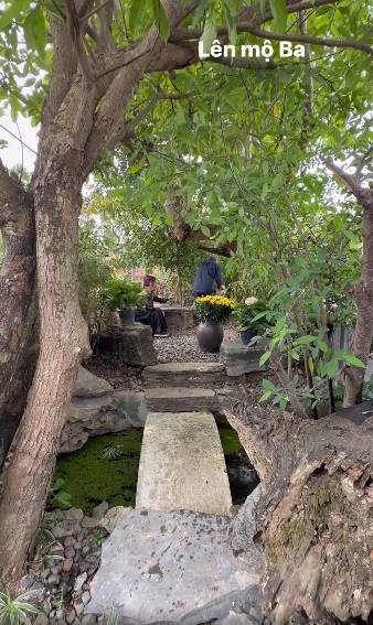 Nữ NSND U60 đưa chồng sắp cưới đi thăm mộ bố là nhạc sĩ lẫy lừng của Việt Nam