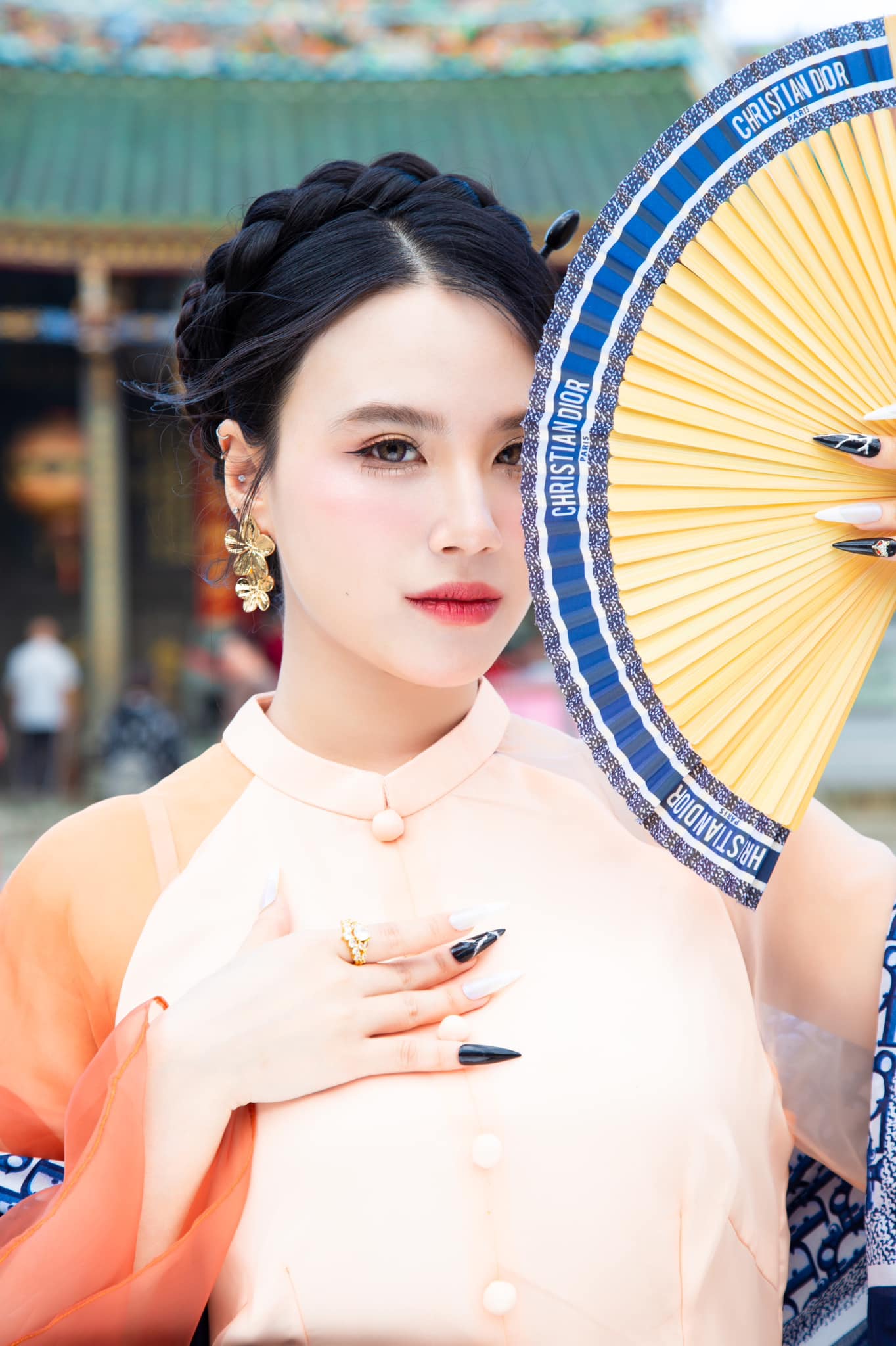 Sau nhiều năm gia nhập showbiz, Linh Miu của hiện tại đã có không ít thay đổi