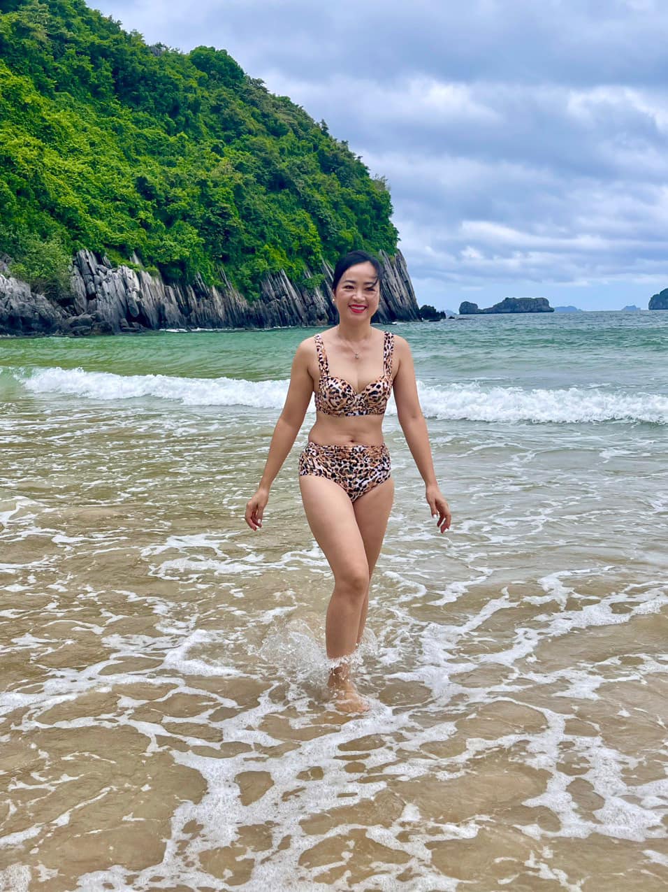 Nữ nghệ sĩ trẻ đẹp ở tuổi 53