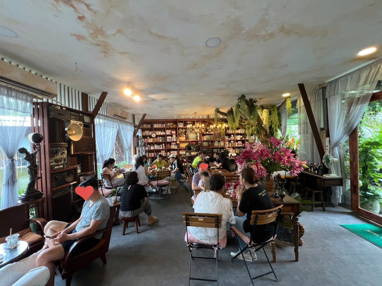 Ông hoàng nhạc Việt đình đám một thời bán cà phê ở Thảo Điền: 