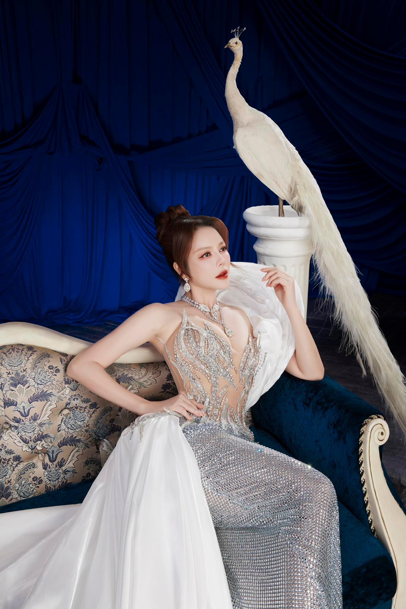 Cô từng tiết lộ sở hữu tới 5 két sắt chứa kim cương 