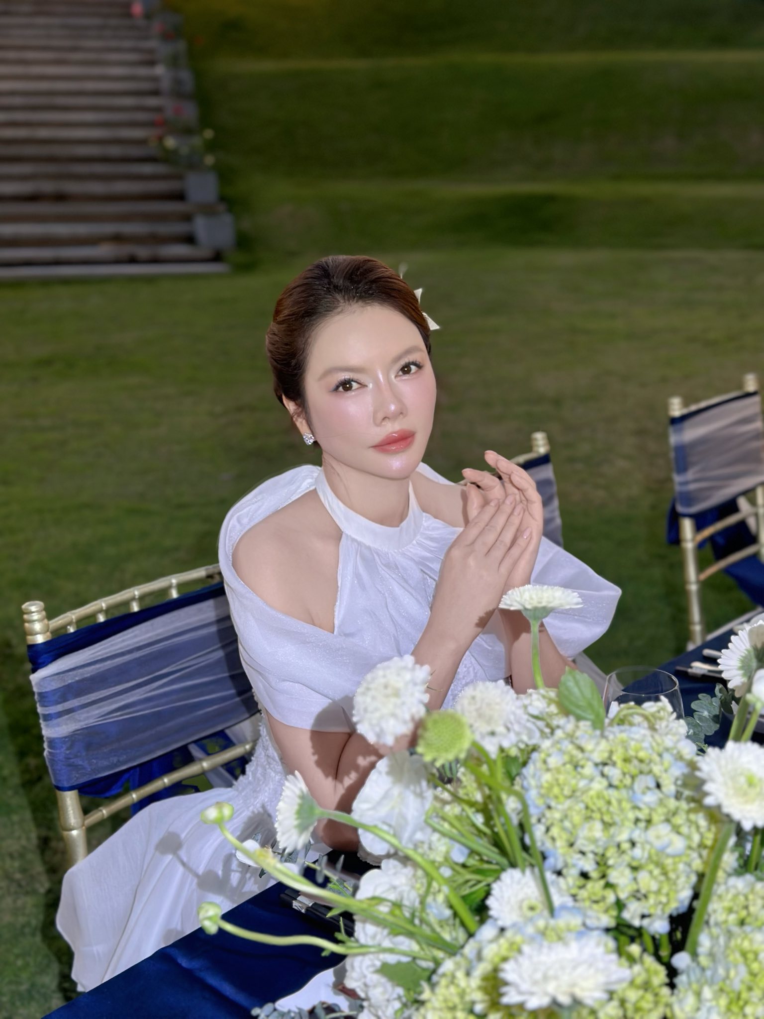 Lý Nhã Kỳ chia sẻ một số khoảnh khắc đời thường nhưng vẫn giữ sự riêng tư rất nhất định