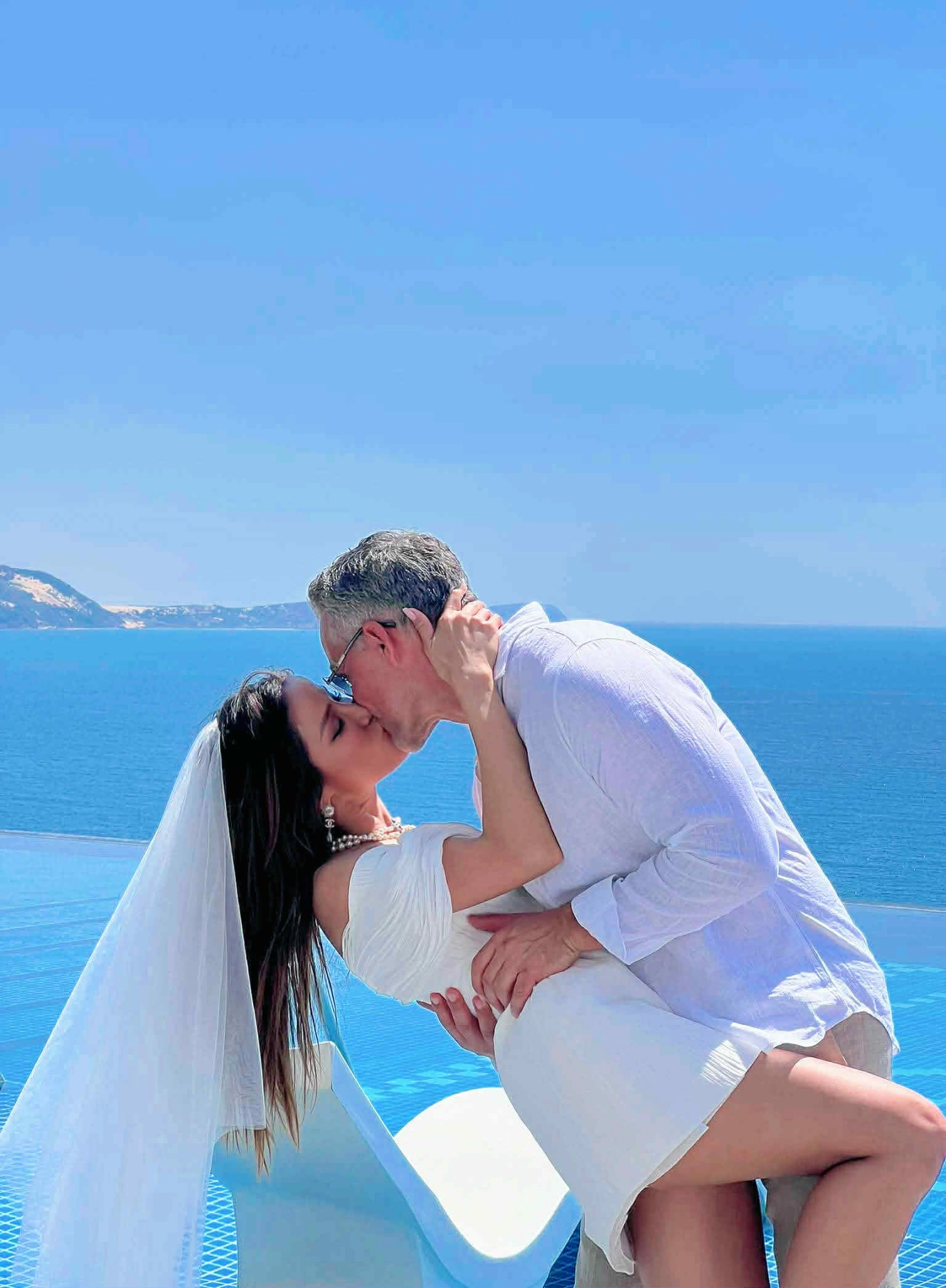 Cặp đôi chụp ảnh cưới ở Mũi Né