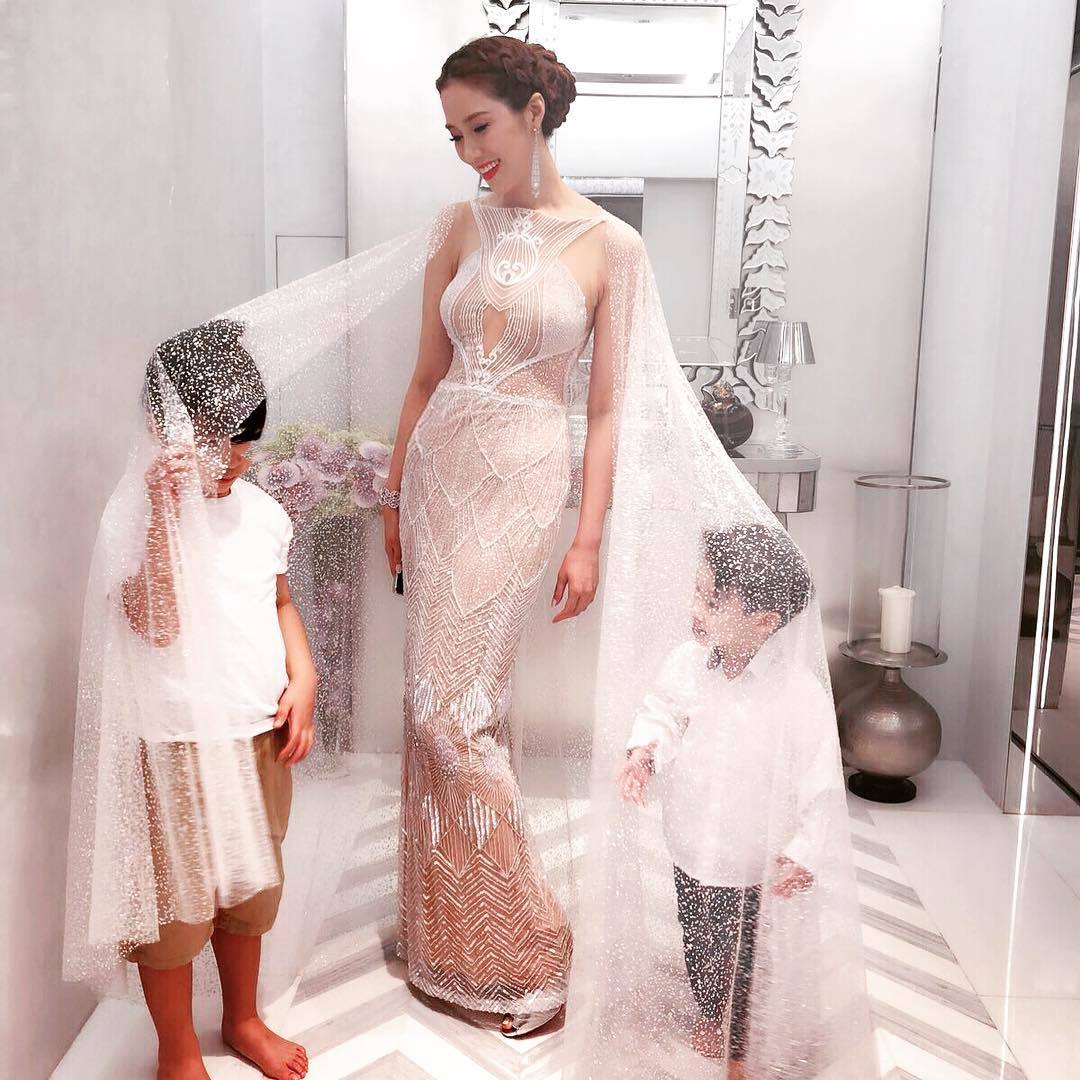 Trong 8 năm, Từ Tử Kỳ lần lượt sinh 4 con cho chồng thiếu gia