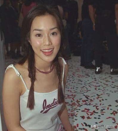 Cô bước chân vào showbiz được coi là “bệ phóng” để tiếp cận giới hào môn