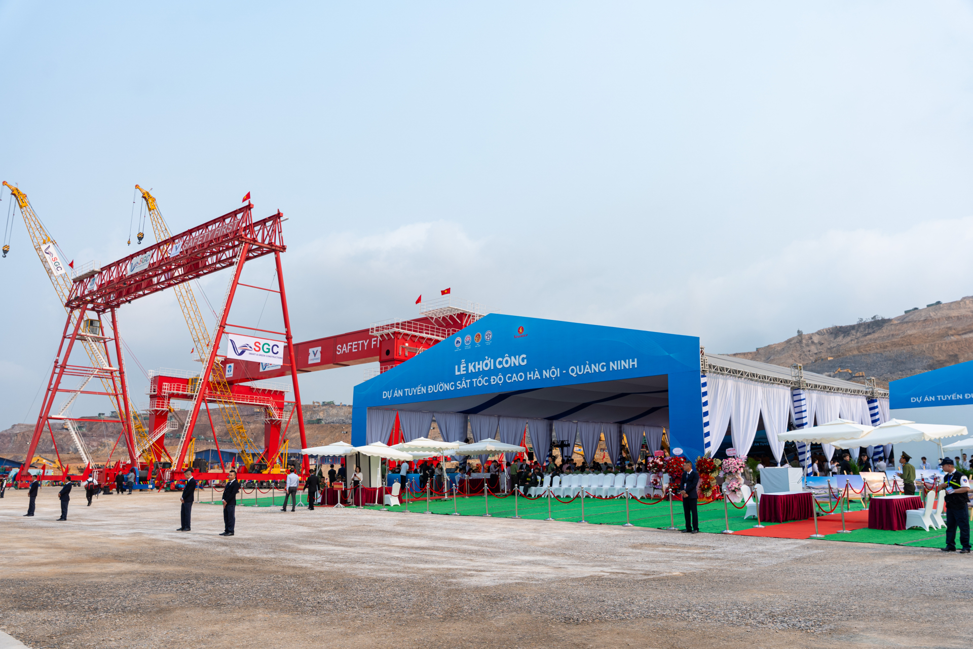 Vingroup khởi công dự án tuyến đường sắt tốc độ cao Hà Nội - Quảng Ninh vào sáng 12/4.