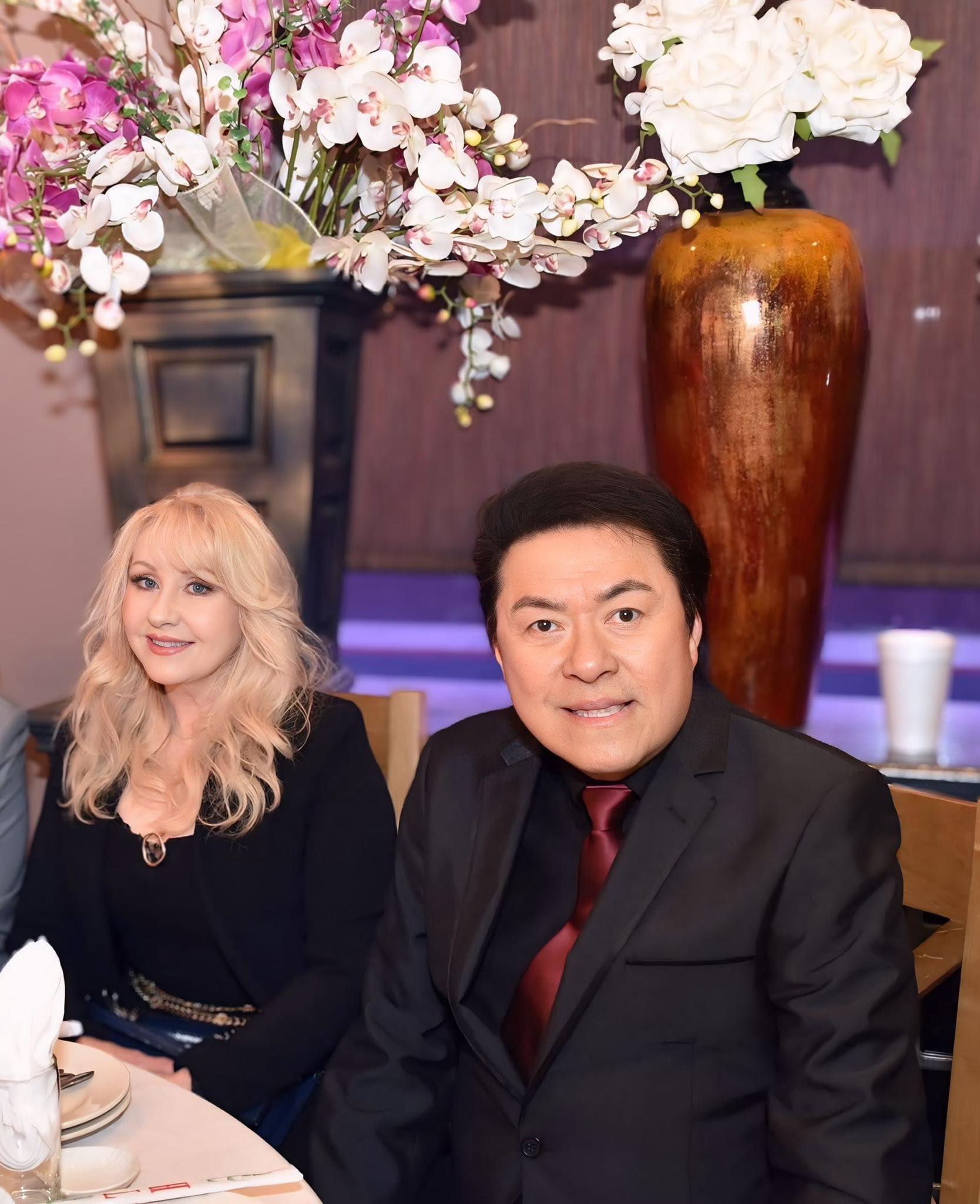 Ca sĩ Công Thành và bà xã người Mỹ