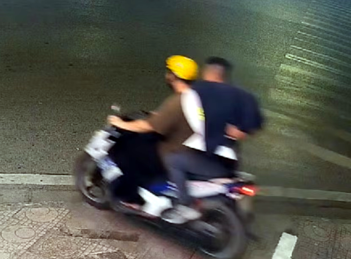 Tú và Huy trên đường tẩu thoát. (Ảnh: VietNamNet)