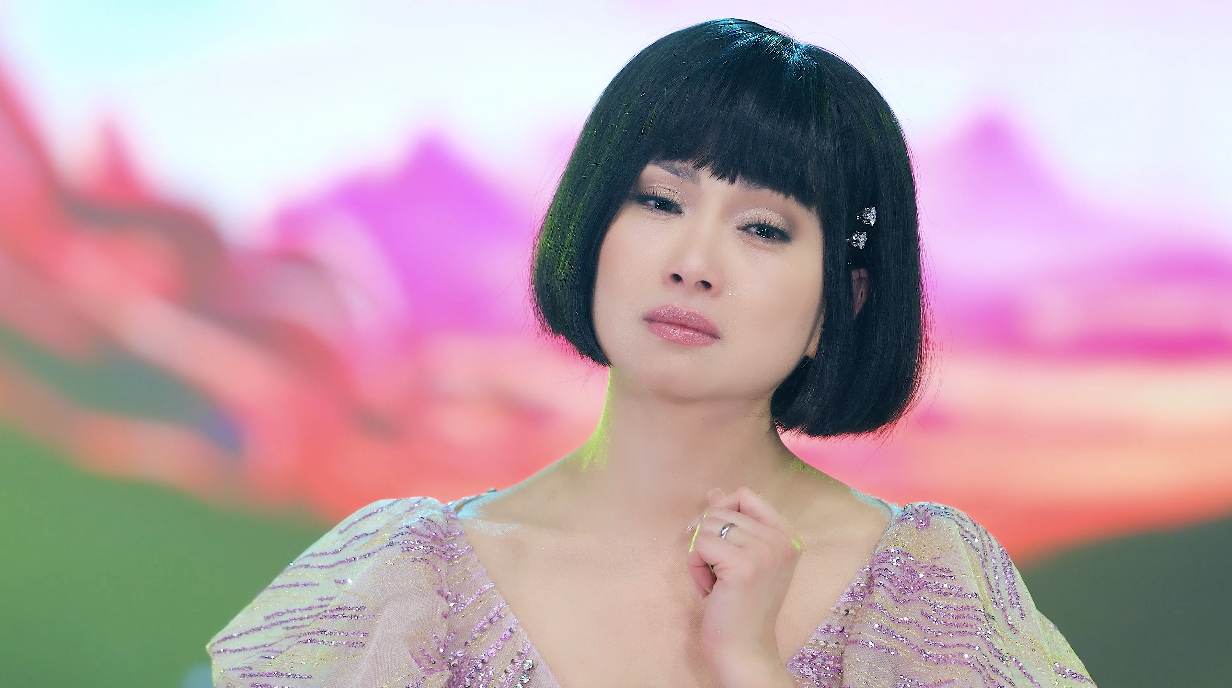 Ca sĩ Hà Phương.