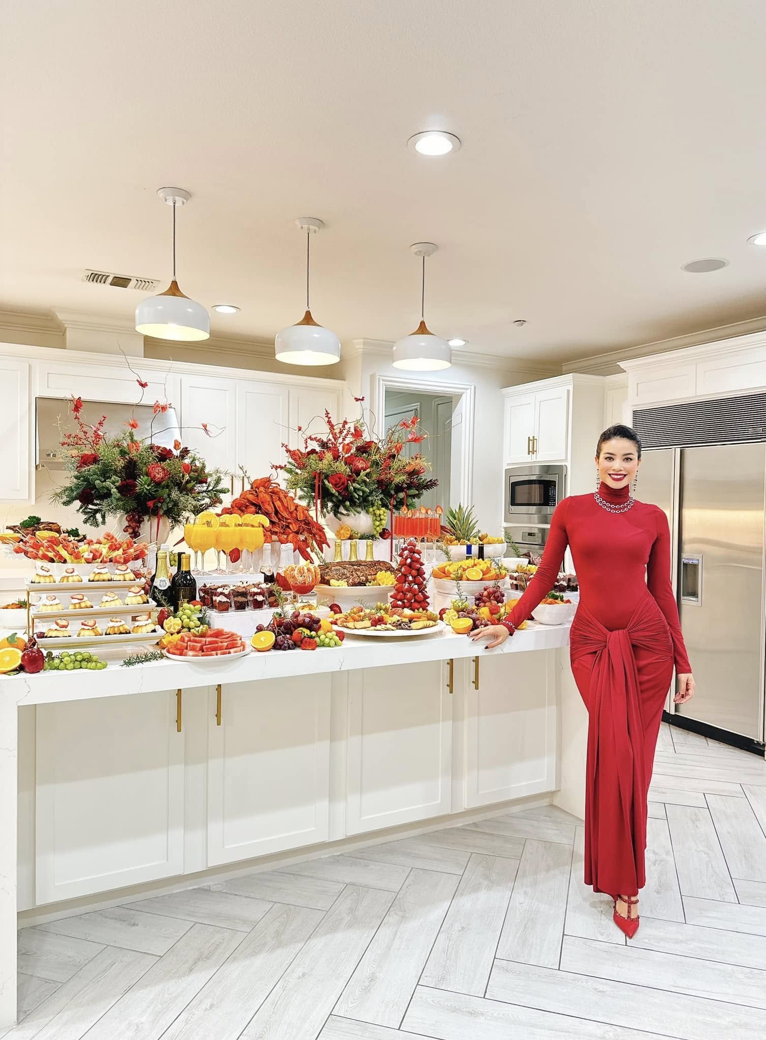 Phong cách thời trang của Phạm Hương cũng có sự thay đổi rõ rệt.