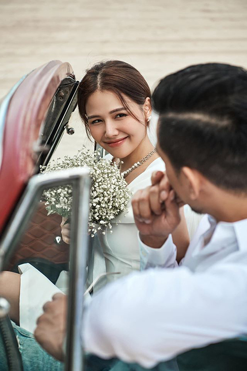 Phanh Lee kết hôn với một CEO tập đoàn nghìn tỷ và rút lui khỏi làng giải trí vào tháng 6/2020. 