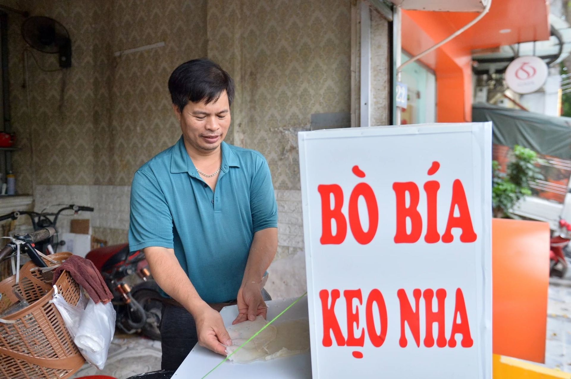 Anh Thành cho biết bản thân từng có thời gian ngắn làm công an xã ở quê nhà. (Ảnh: Thanh Niên)