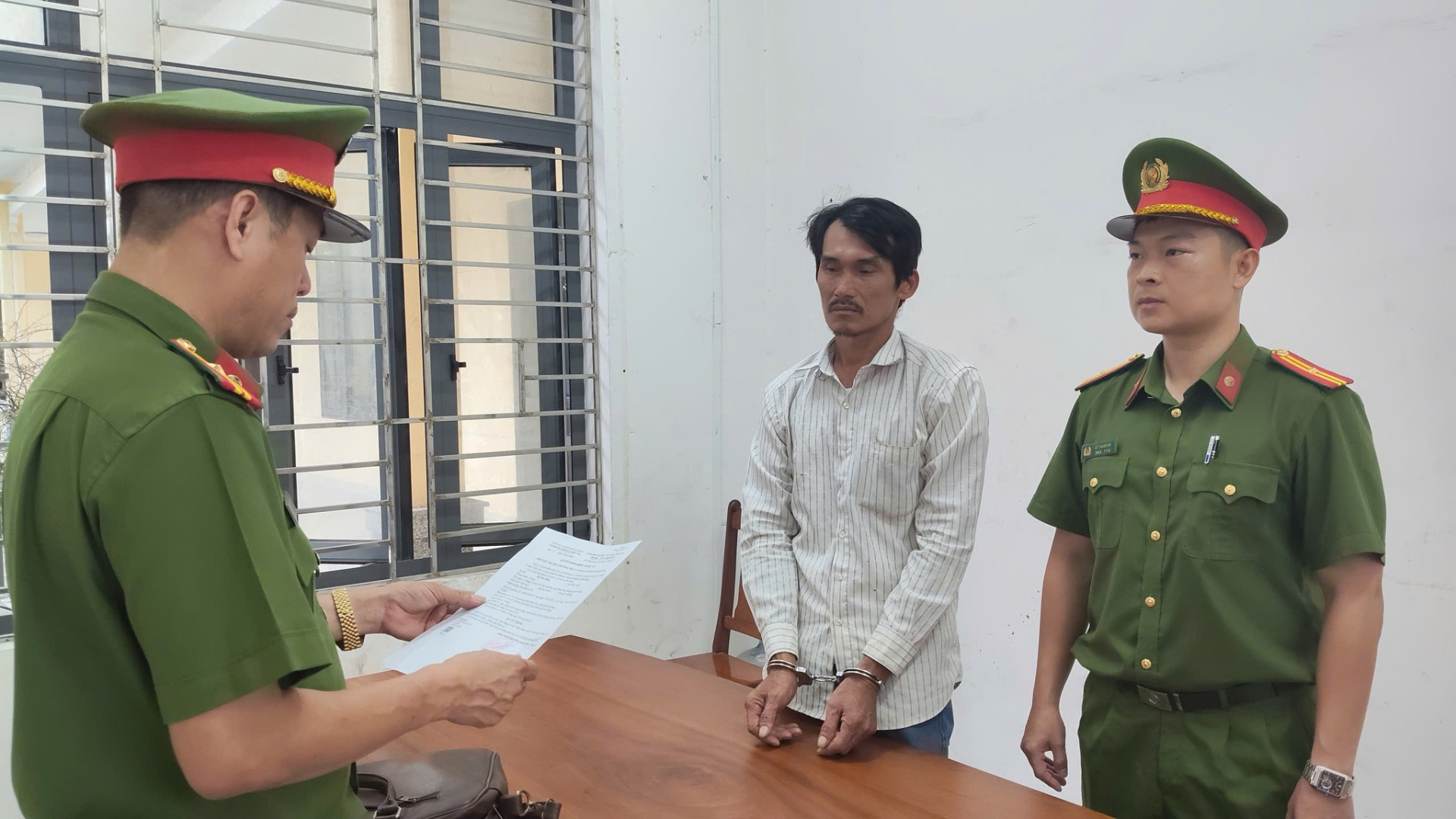 Hồ Văn Dũng khi bị bắt. Ảnh: Công an Đà Nẵng.