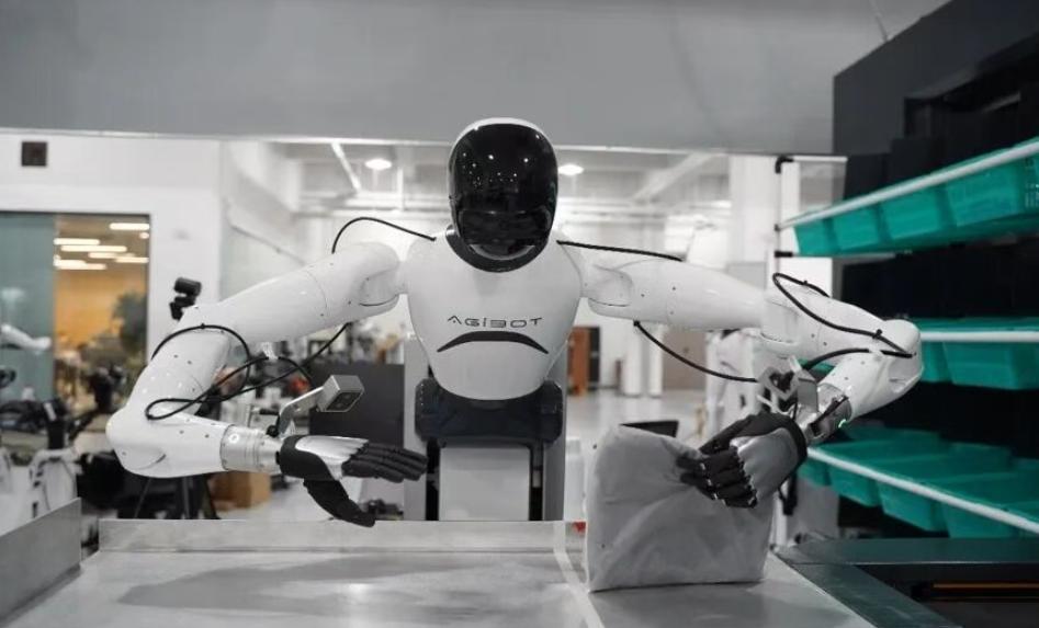 Chuyện lạ trong một nhà máy ở Trung Quốc: Xuất hiện lực lượng lao động mới, độ chính xác 100%