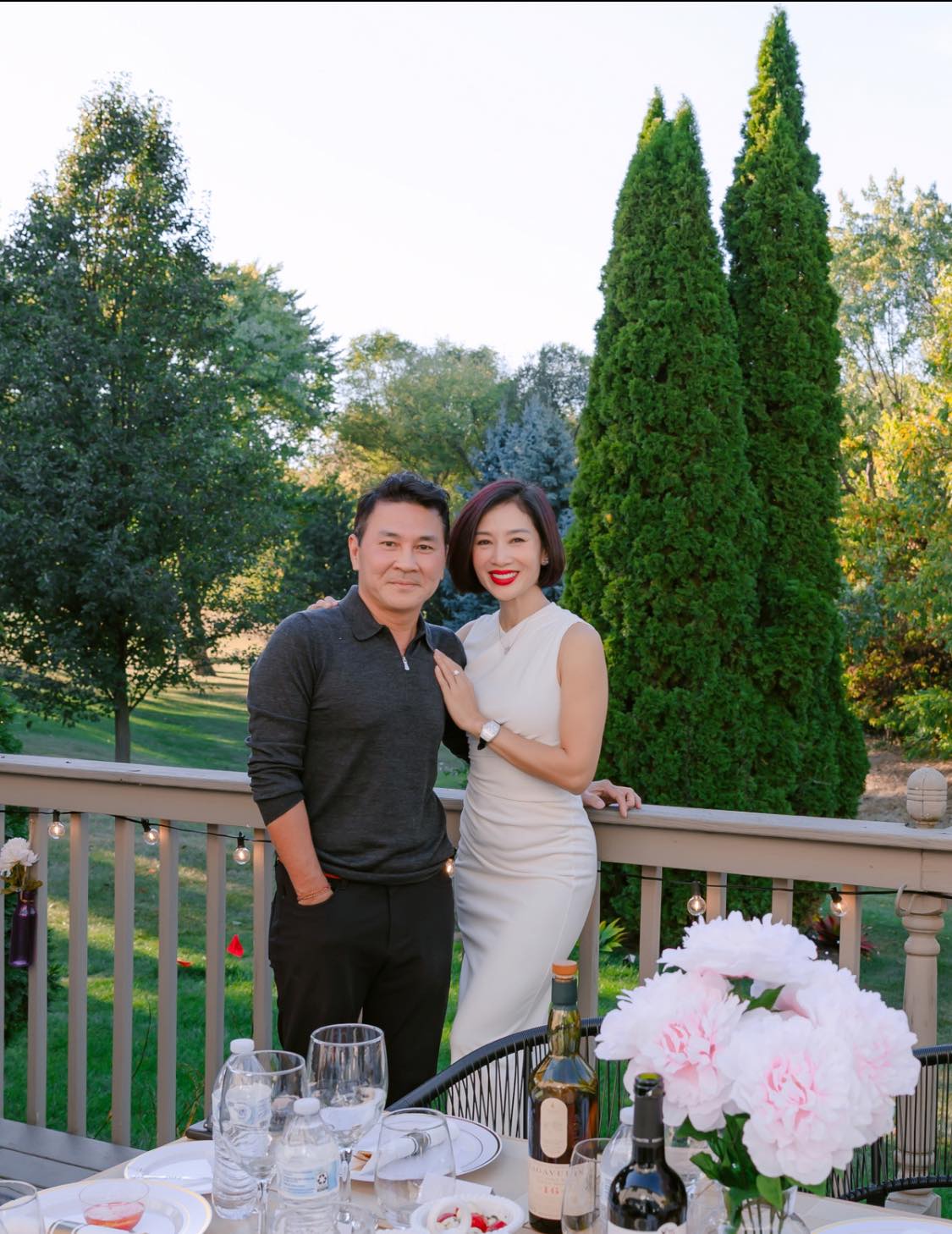 Hoa khôi Thu Hương đẹp đôi bên ông xã đại gia