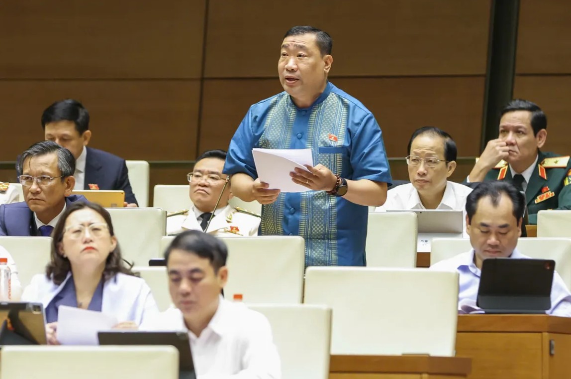   Theo đại biểu Thạch Phước Bình, trong bối cảnh giá cả nhiều mặt hàng thiết yếu tăng nhanh hơn CPI chung, tăng lương ở mức đủ lớn để cảm nhận được là hết sức cần thiết. (Ảnh: VTV)  