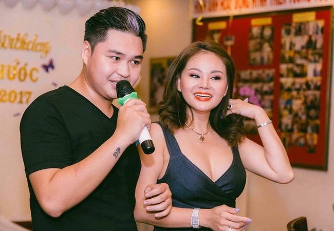 Duy Phước và mẹ ruột - nghệ sĩ Lê Giang.