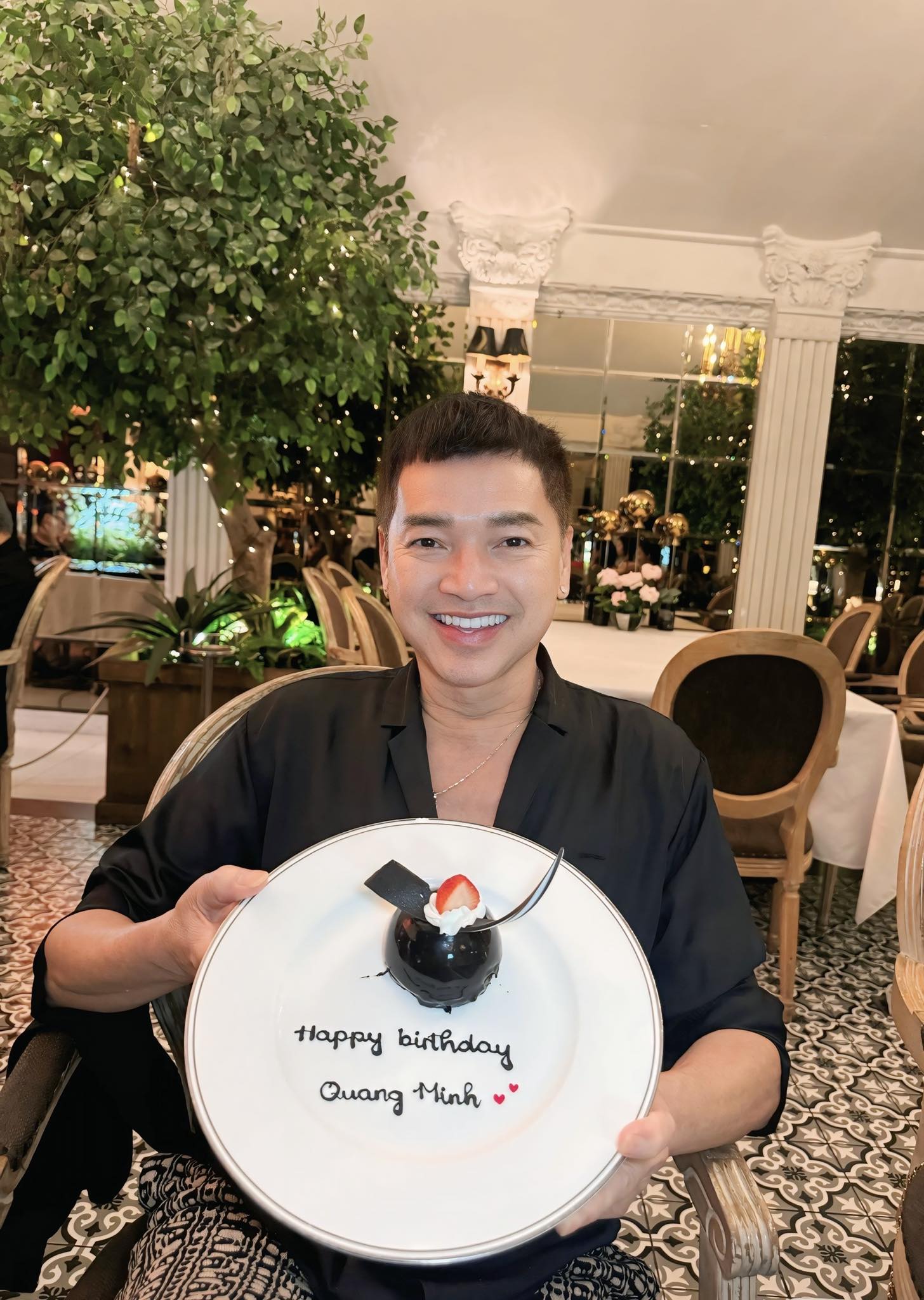 Quang Minh hài lòng với cuộc sống ở tuổi U70