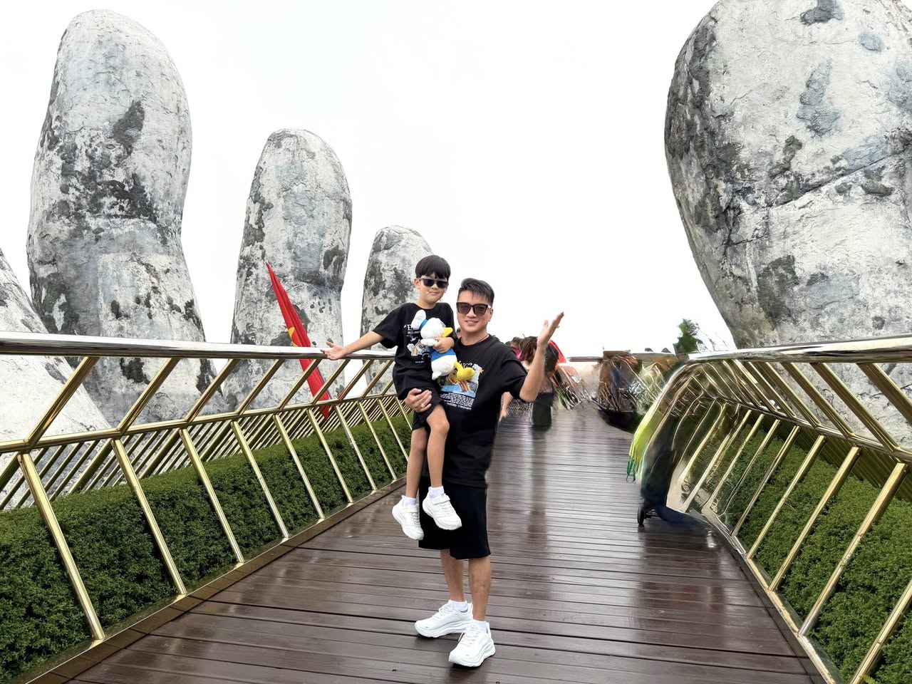 Đàm Vĩnh Hưng và con trai của hiện tại.