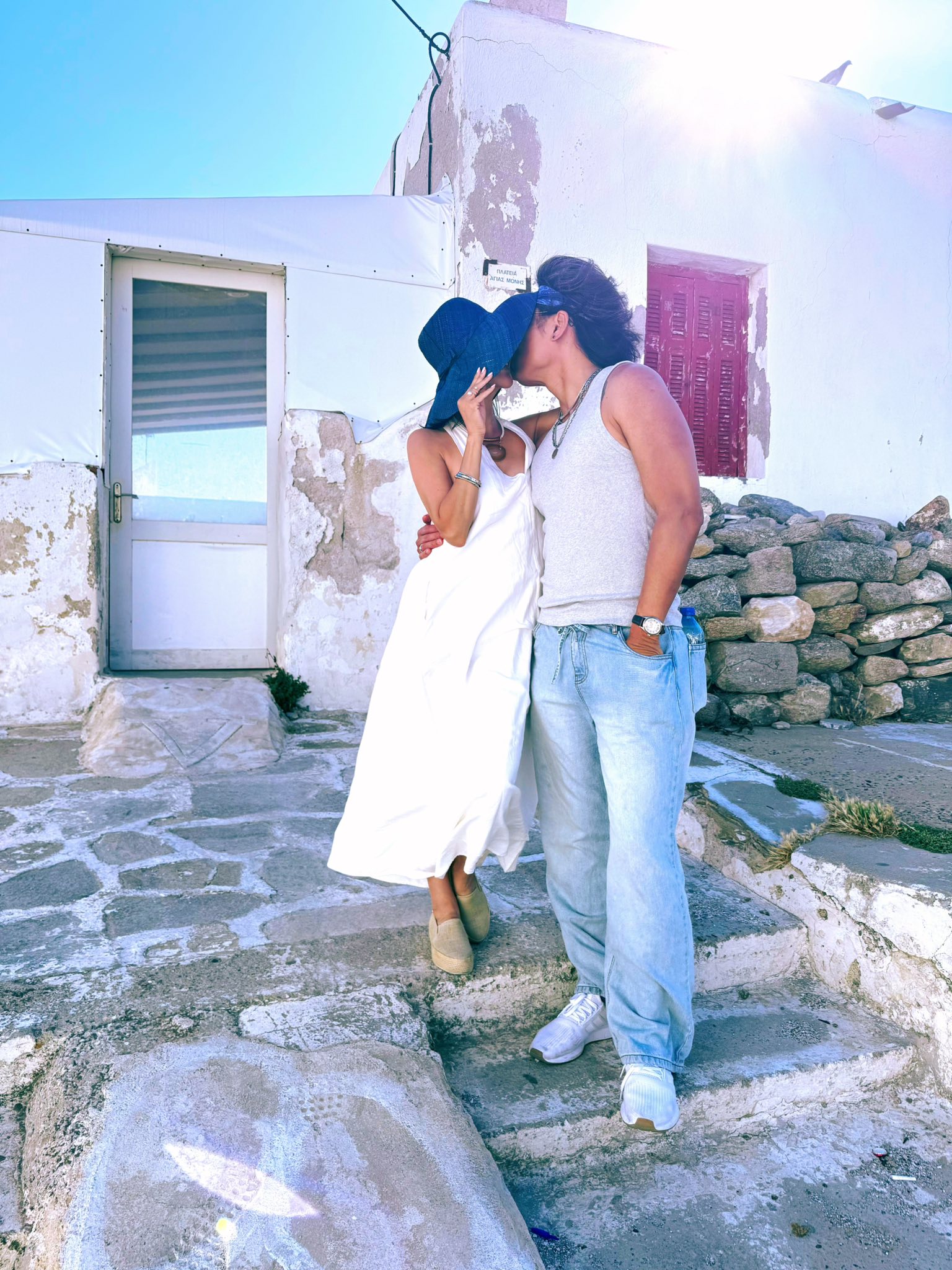 Chồng cũ được MC Nguyễn Cao Kỳ Duyên cầu hôn lại ở tuổi 60: 