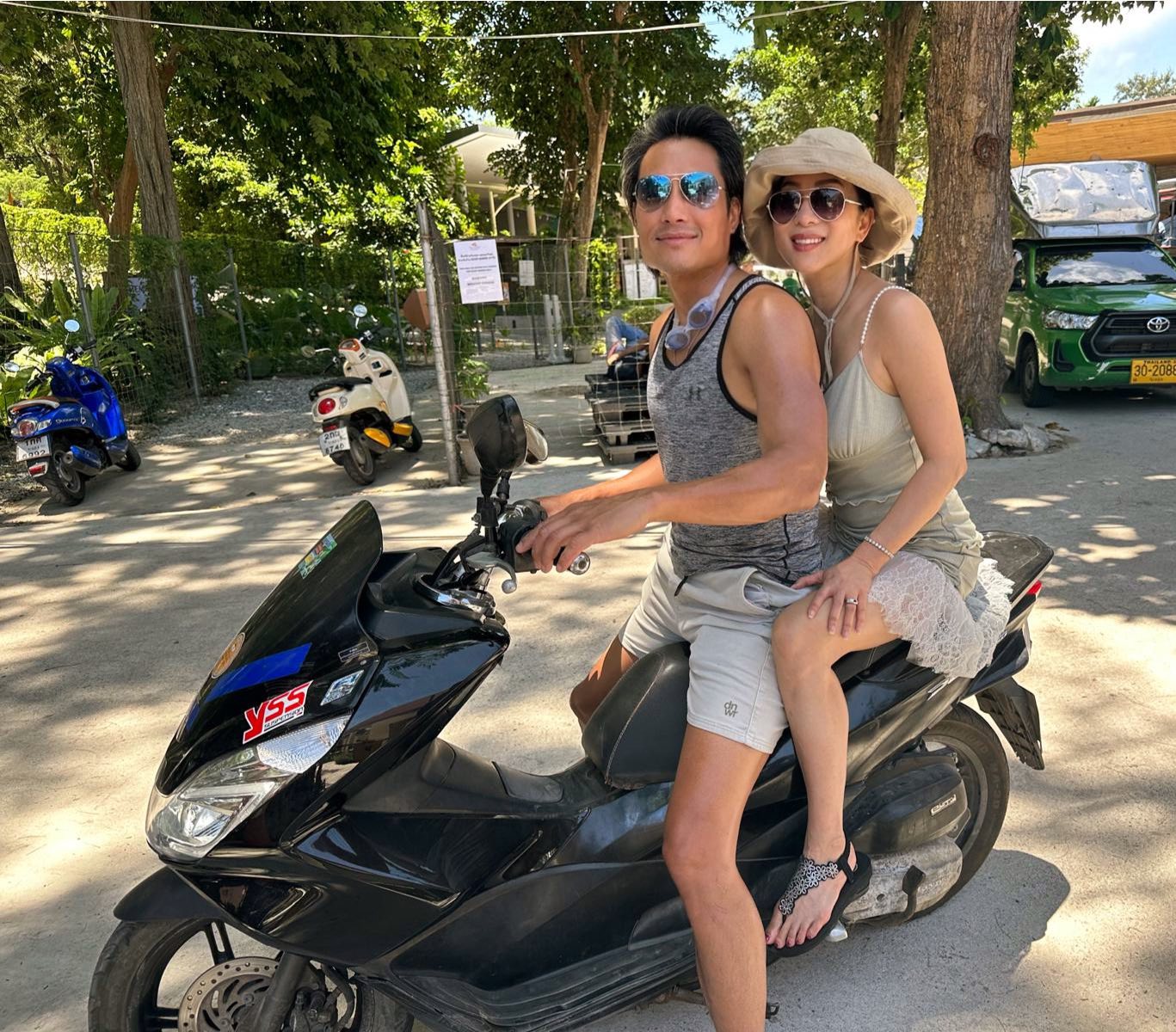 Ở tuổi U60 và 61, cặp đôi vẫn rất trẻ trung và khỏe mạnh.