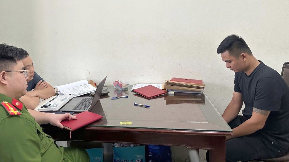 Tại cơ quan công an, Tuân đã thừa nhận hành vi. (Ảnh: Báo Pháp luật TP.HCM)