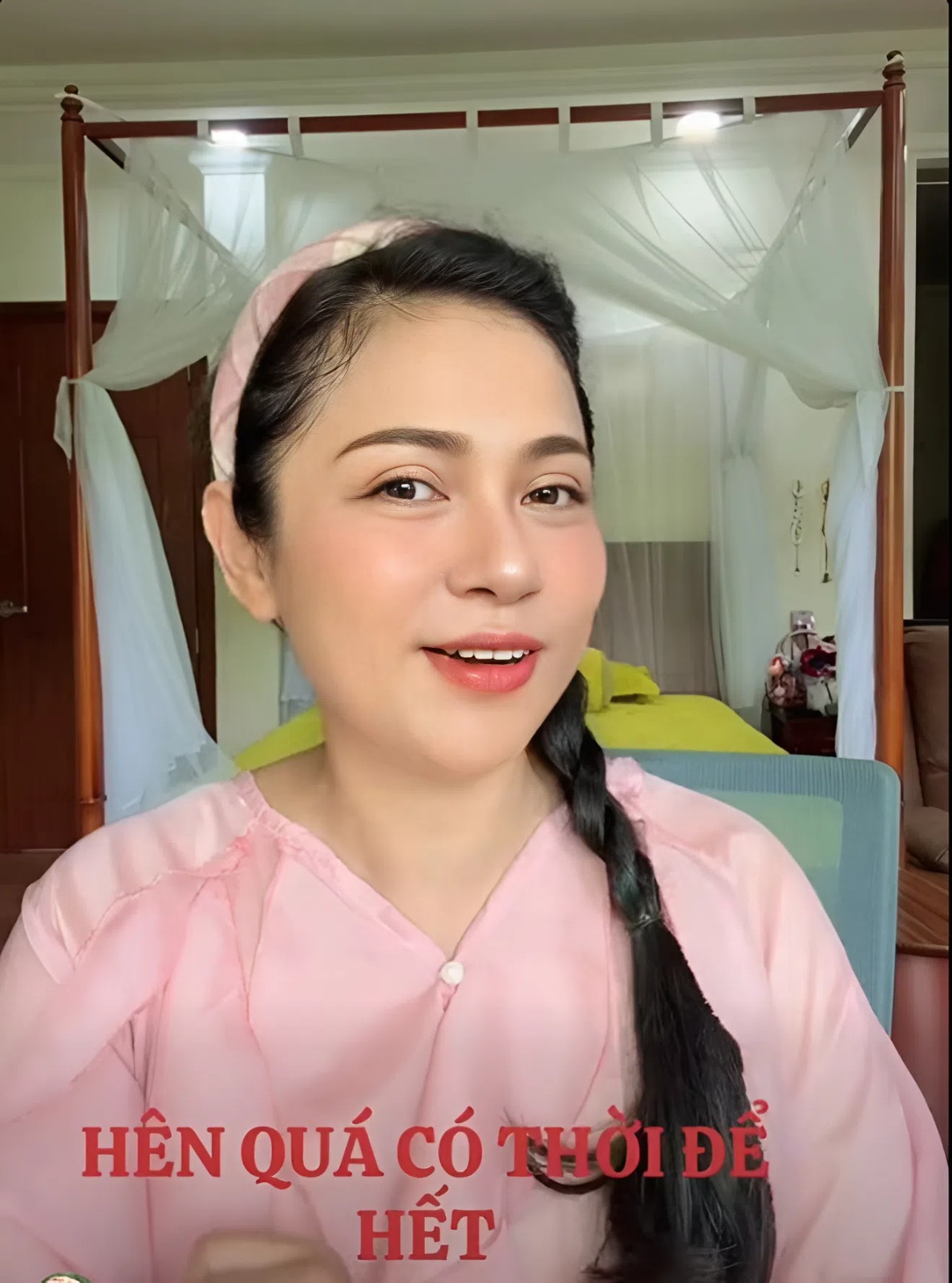 Việt Trinh thẳng thắn đối diện với những bình luận tiêu cực trên mạng xã hội