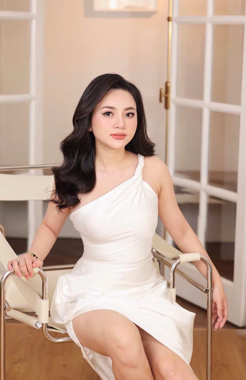 Nhan sắc 9x Trịnh Thu Bình đăng quang á hậu Mrs Eath Vietnam 2026