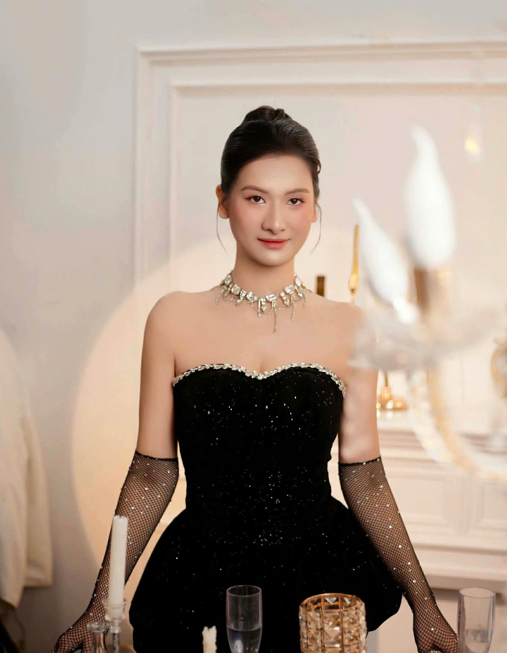 Thông tin bất ngờ về Nguyễn Phương Thu vừa đăng quang á hậu