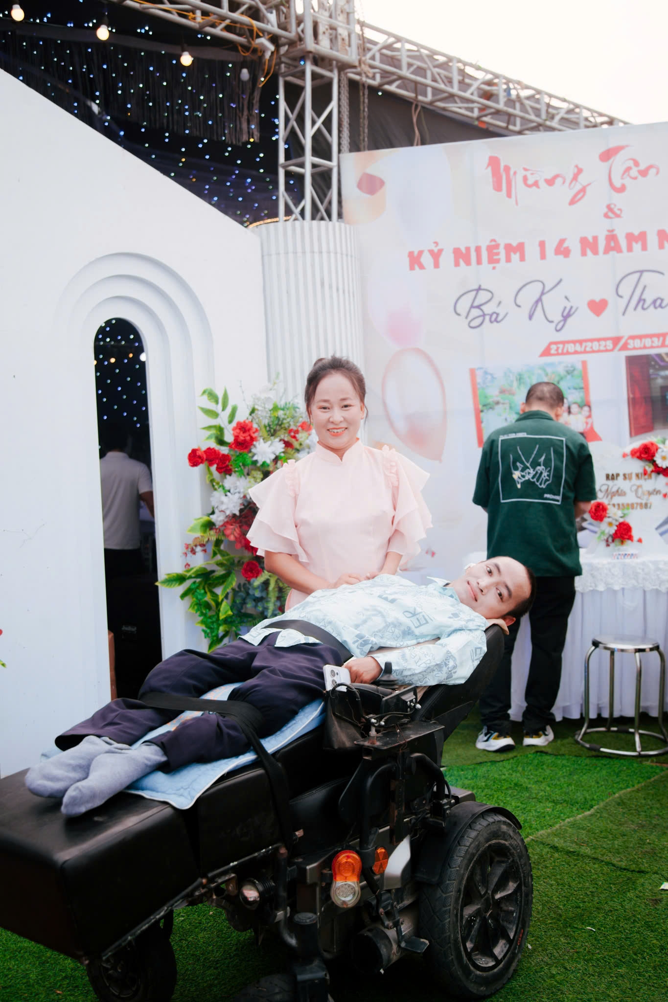 Đến nay, họ đã sống hạnh phúc bên nhau 15 năm.