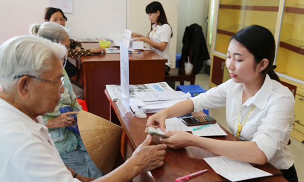   Người lao động tham gia chính sách này được lựa chọn nhận chi trả lương hưu hằng tháng, một lần hoặc kết hợp giữa 2 hình thức. (Ảnh: VTV)  