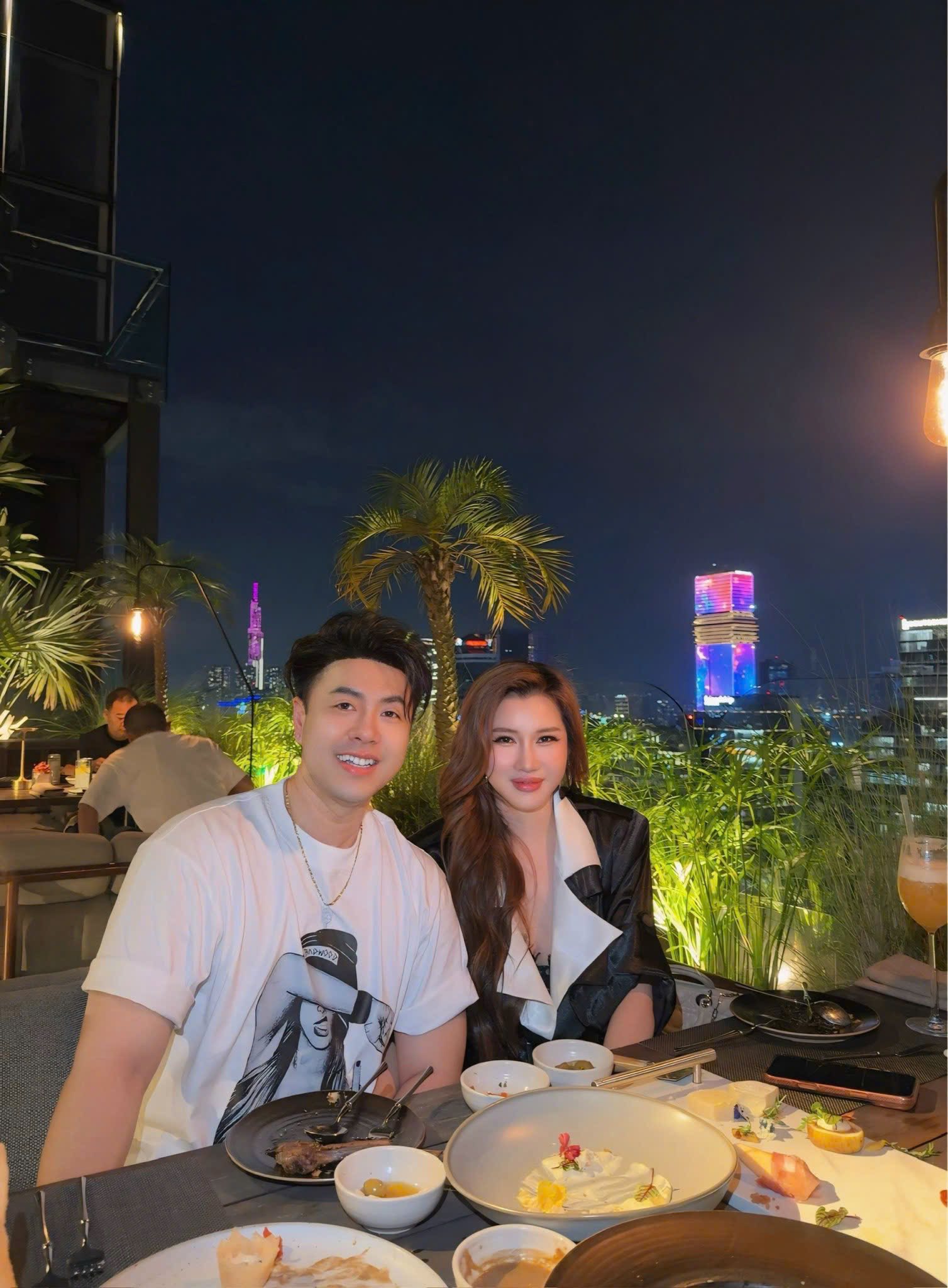 Cuộc sống và suy nghĩ của Akira Phan thay đổi từ khi gặp bà xã hiện tại