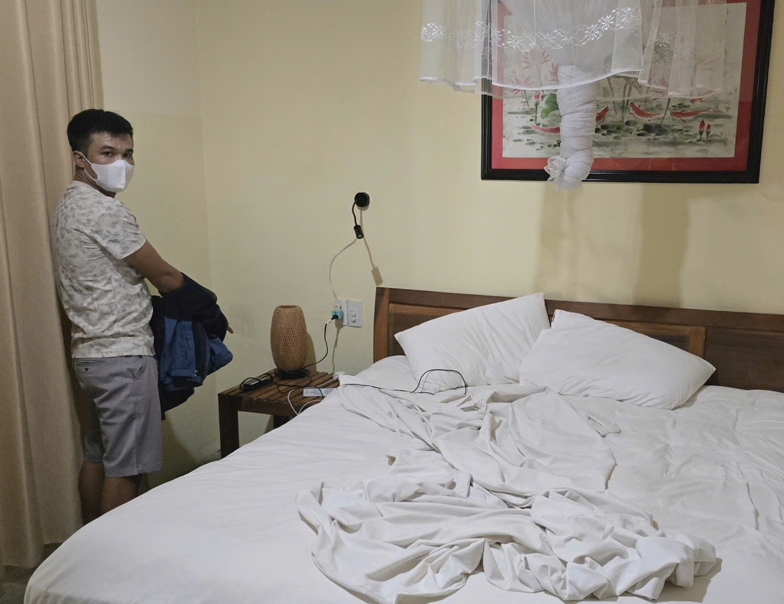 Trương Duy Thức thực nghiệm lại hiện trường gây án - Ảnh: Công an Đà Nẵng