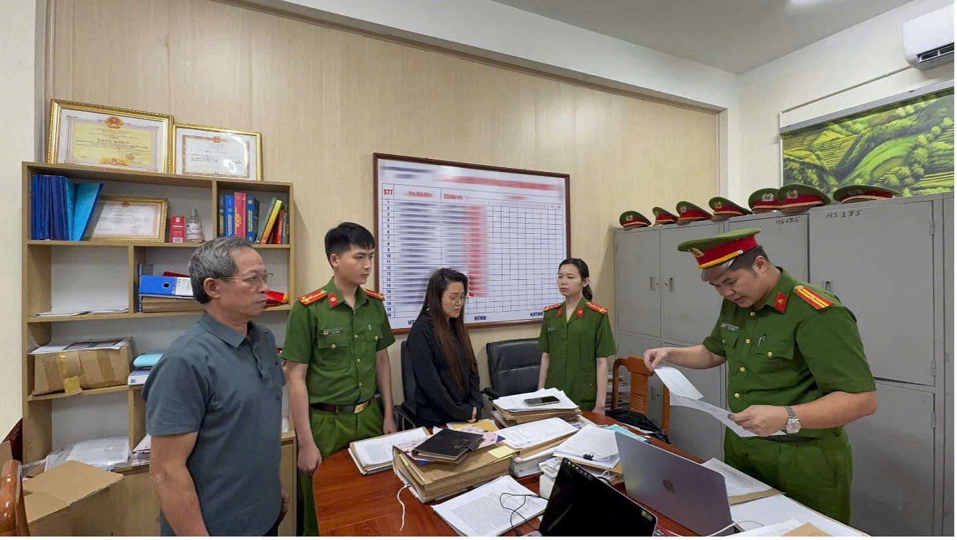 Đối tượng Nguyễn Thị Thùy Dương tại cơ quan Công an - Ảnh: Công an Hưng Yên