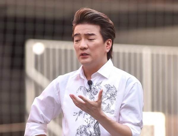 Đàm Vĩnh Hưng tuyên bố tạm ngưng biểu diễn tại các phòng trà