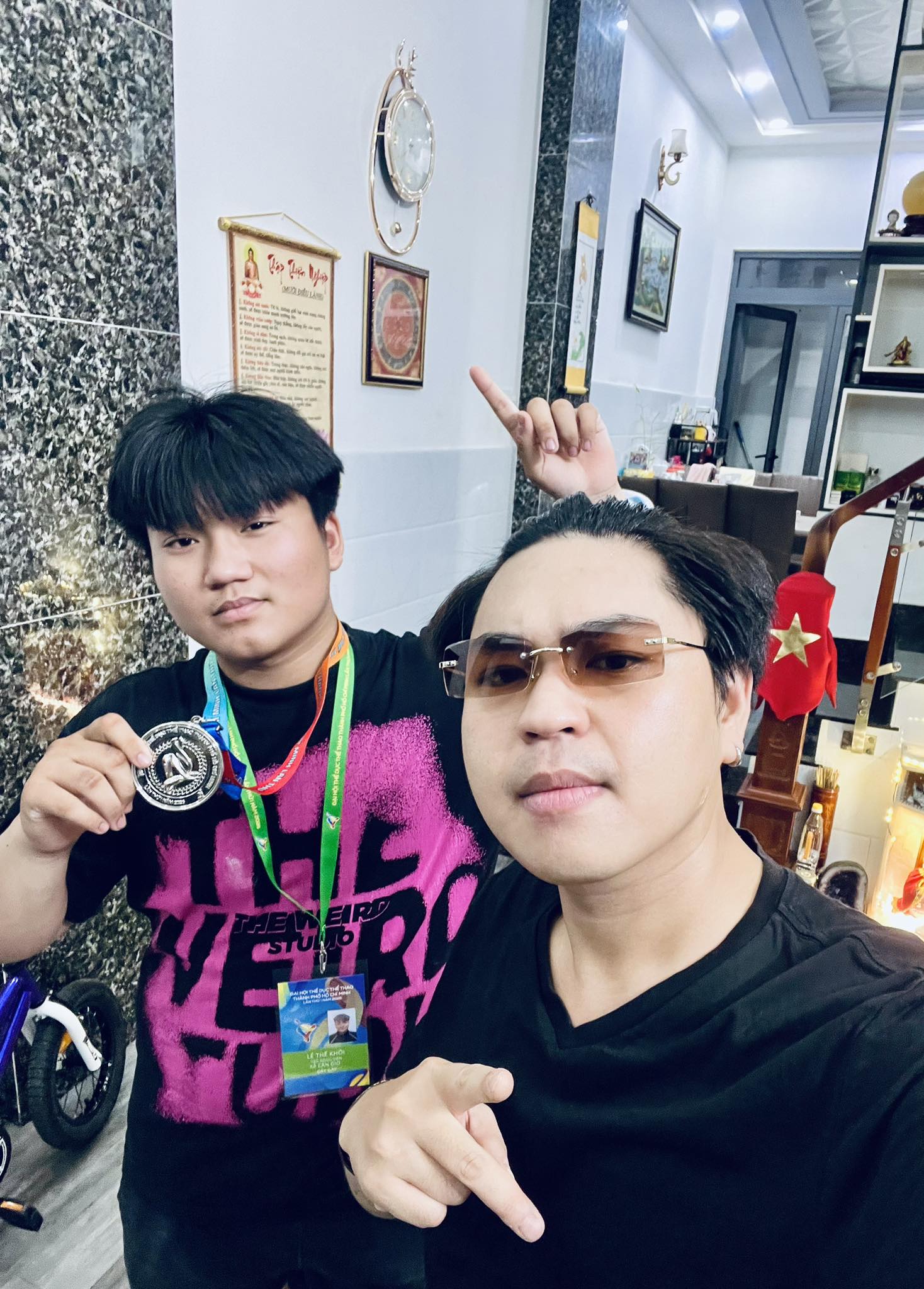 Duy Phước và con trai riêng của vợ.