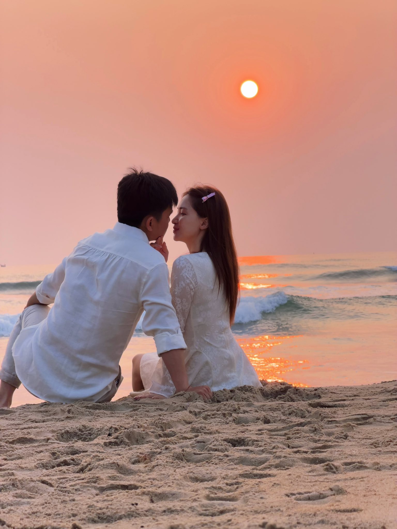 Hòa Minzy hiện có cuộc sống hạnh phúc bên chồng quân nhân